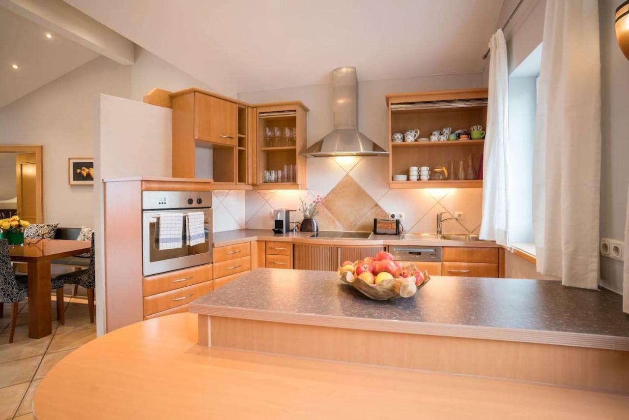 Holiday Apartments By Das Gruene Hotel Zur Post - 100 % Bio & Villa Ceconi Salzburg Eksteriør billede